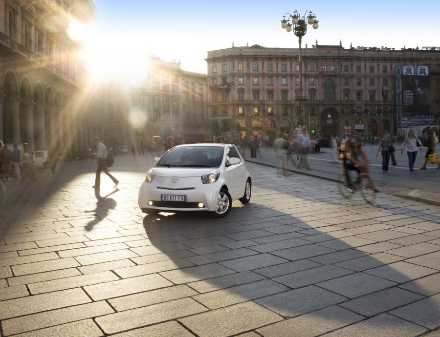  Toyota iQ 2008 года  (фото 154 из 225)